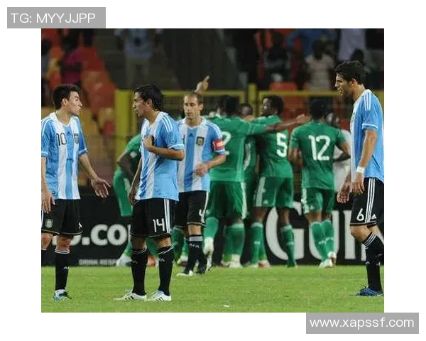 足球明星在赛场上失落的表情背后隐藏的心酸与奋斗故事